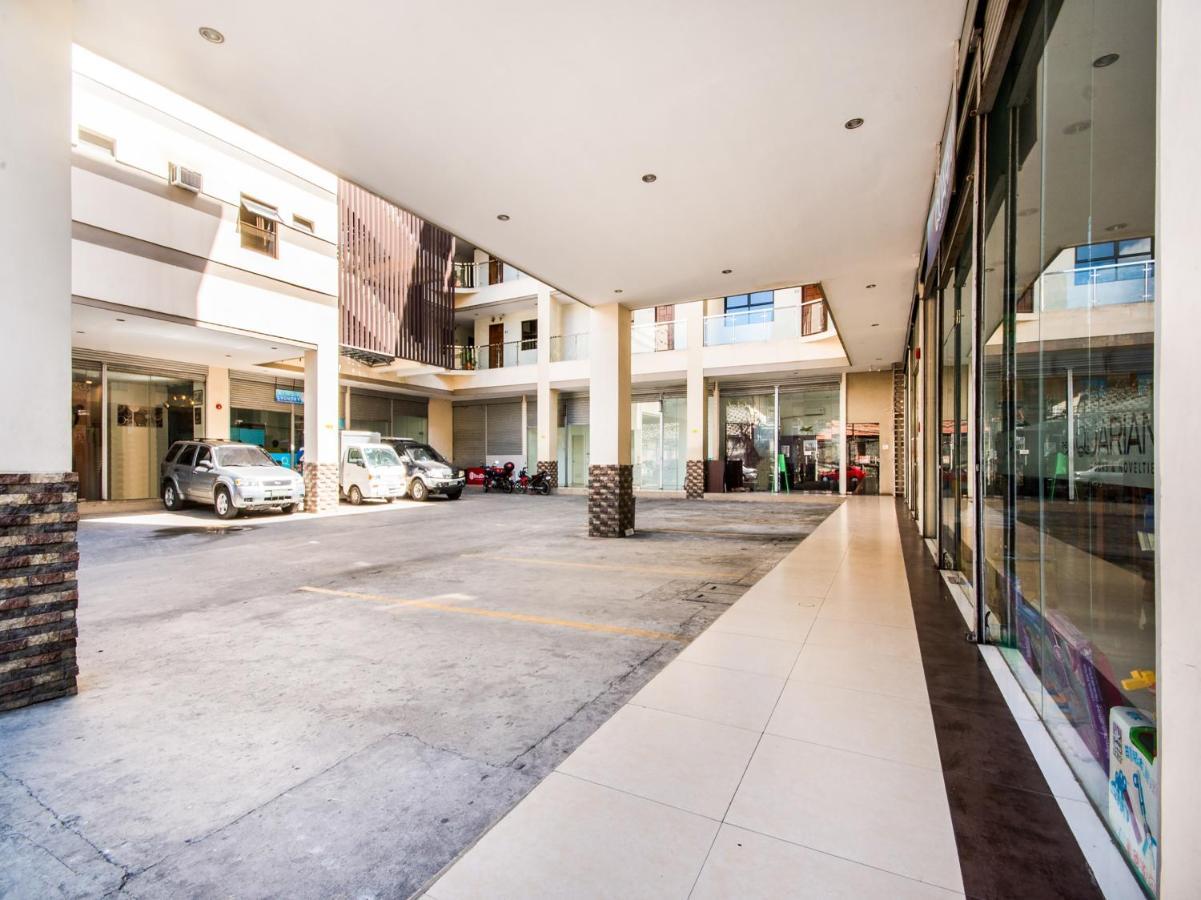 OYO 443 Maria Cristina Arcade Suites Cebu Exterior foto