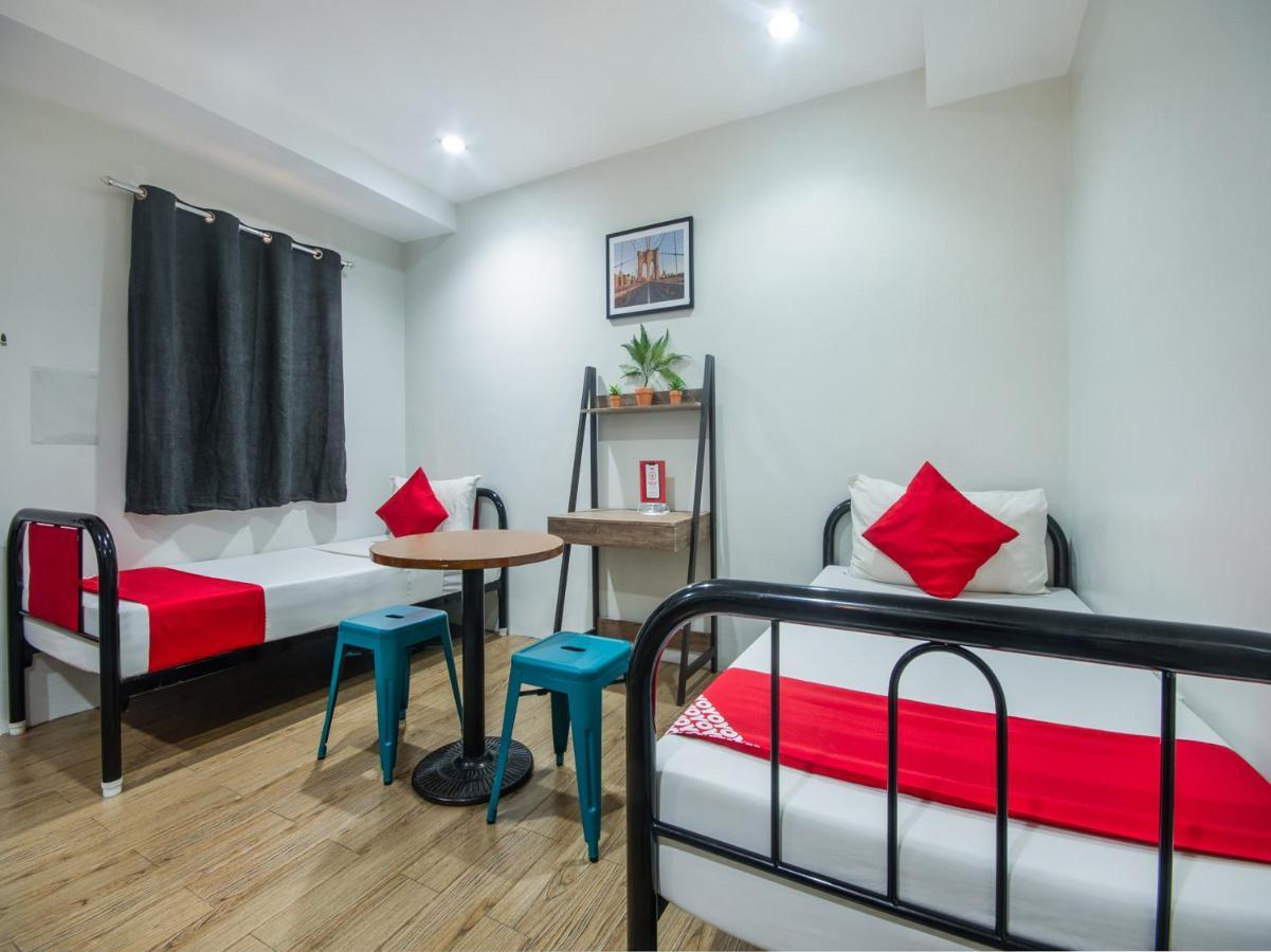 OYO 443 Maria Cristina Arcade Suites Cebu Exterior foto